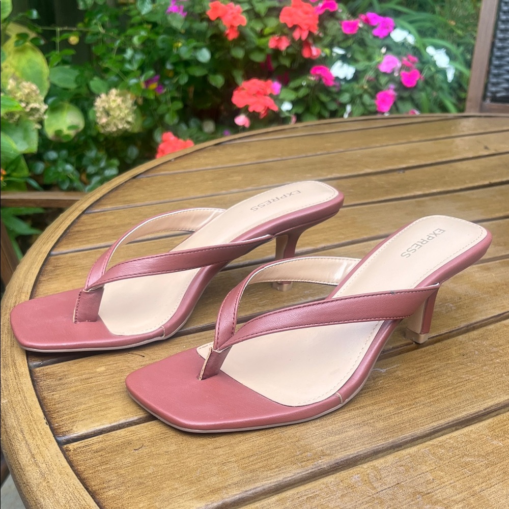 EXPRESS. Women's Mauve Heeled Sandals. NWOT